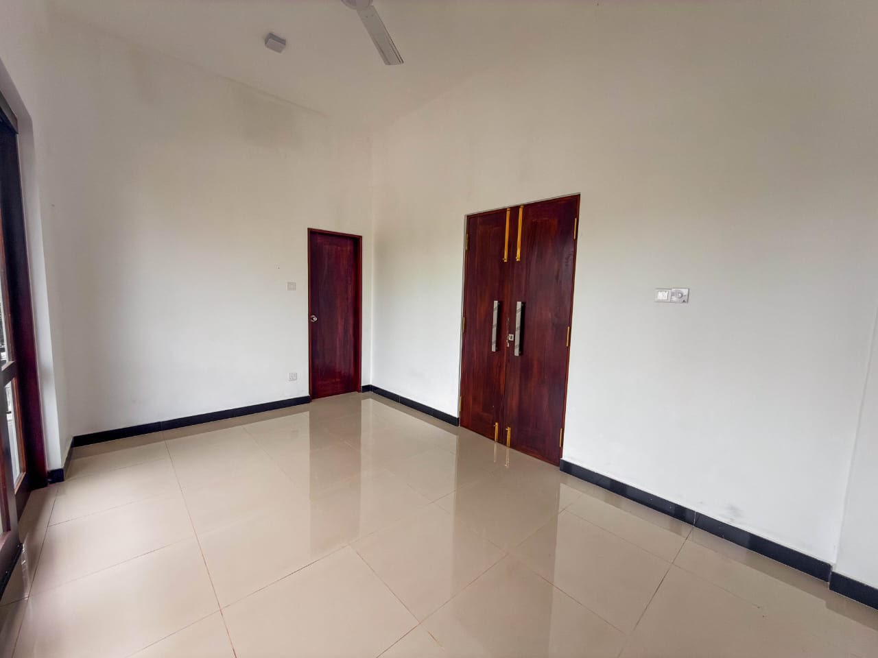 BRAND NEW 3-STOREY LUXURY HOUSE – MOUNT LAVINIA